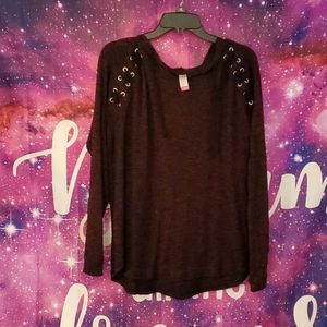Burgundy pull over top